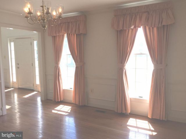 2501 HALTERBREAK CT, Herndon, VA 20171