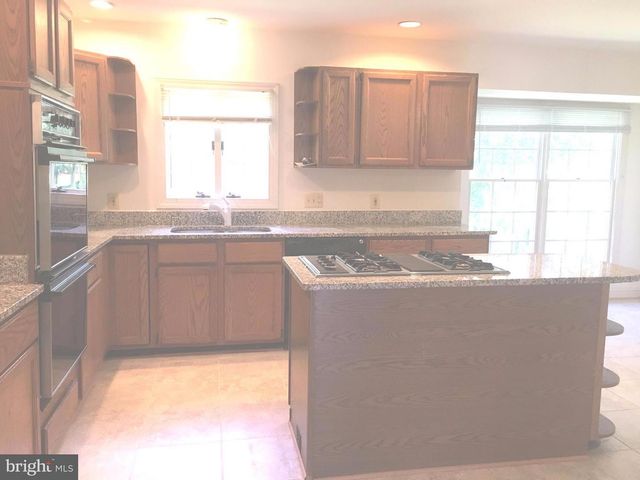 2501 HALTERBREAK CT, Herndon, VA 20171