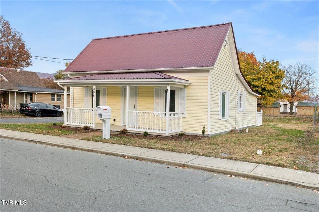 306 Academy Street, Elizabethton, TN 37643