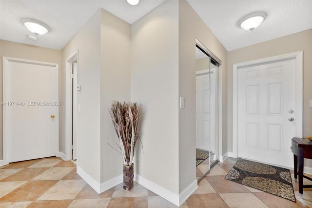 1000 NE 14th Ave 602, Hallandale Beach, FL 33009