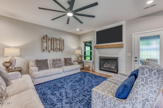 199 Tanners Cove, Johnson City, TN 37615