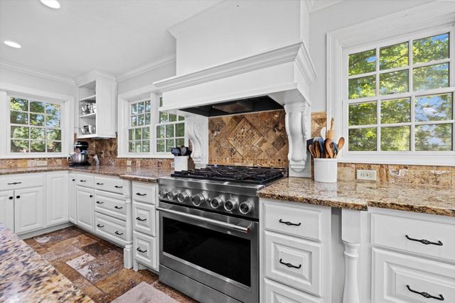 612 Nelson Road, Maple Plain, MN 55359