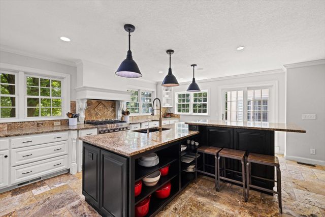 612 Nelson Road, Maple Plain, MN 55359