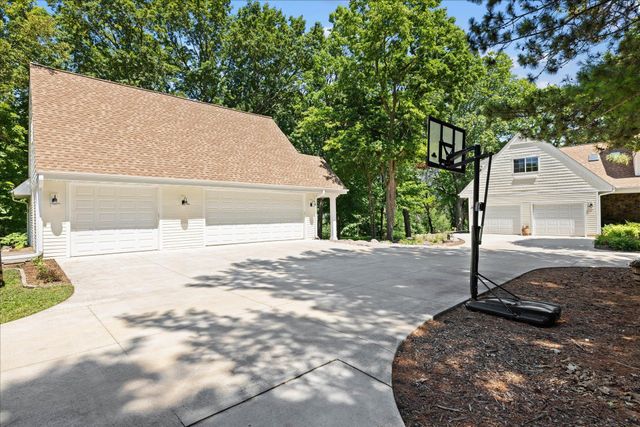 612 Nelson Road, Maple Plain, MN 55359