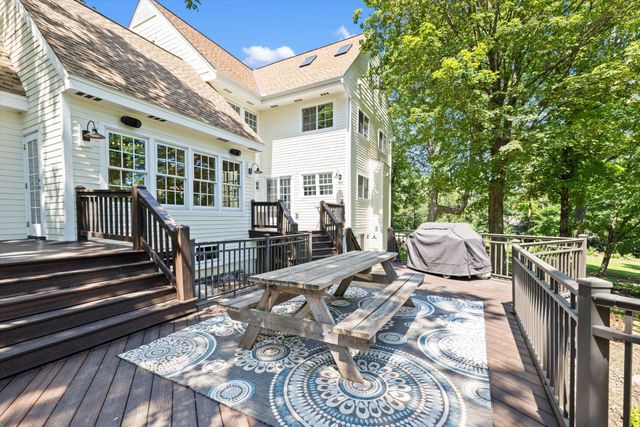 612 Nelson Road, Maple Plain, MN 55359