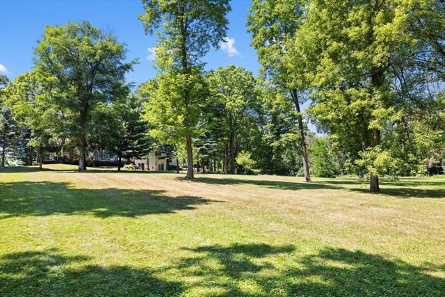 612 Nelson Road, Maple Plain, MN 55359