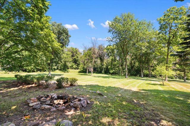 612 Nelson Road, Maple Plain, MN 55359