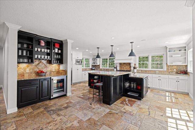 612 Nelson Road, Maple Plain, MN 55359
