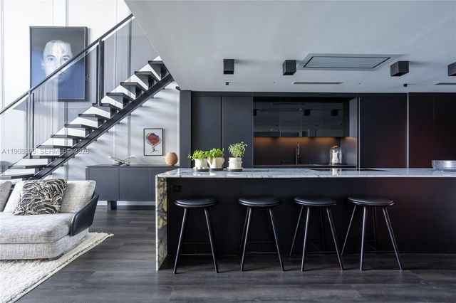 1040 Biscayne Blvd 2202, Miami, FL 33132