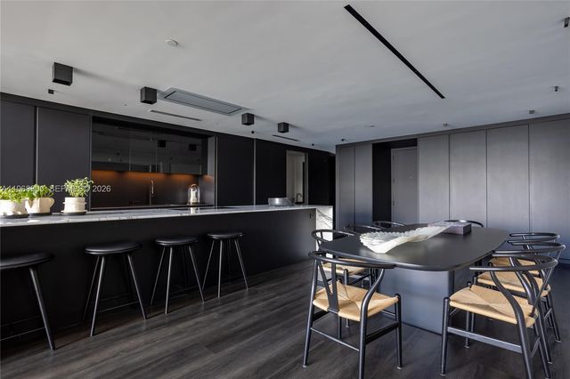 1040 Biscayne Blvd 2202, Miami, FL 33132