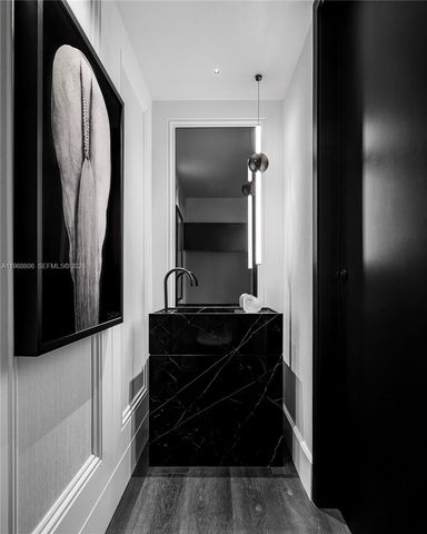 1040 Biscayne Blvd 2202, Miami, FL 33132