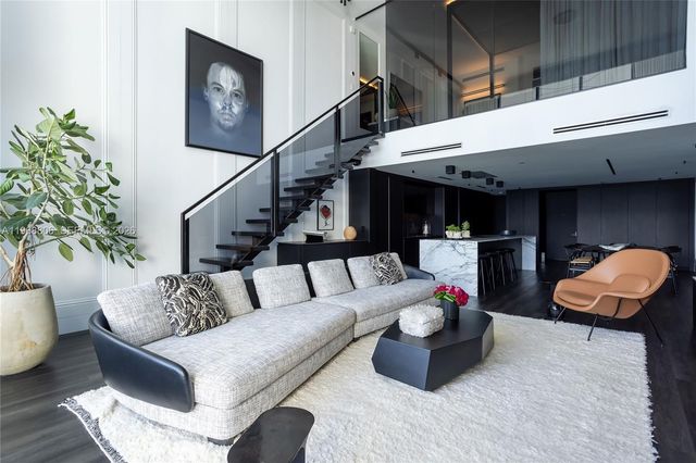 1040 Biscayne Blvd 2202, Miami, FL 33132