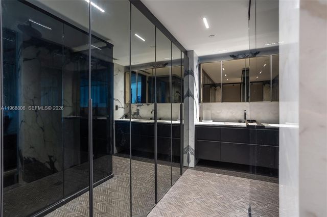 1040 Biscayne Blvd 2202, Miami, FL 33132