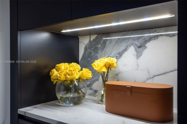 1040 Biscayne Blvd 2202, Miami, FL 33132