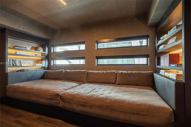 1040 Biscayne Blvd 2202, Miami, FL 33132