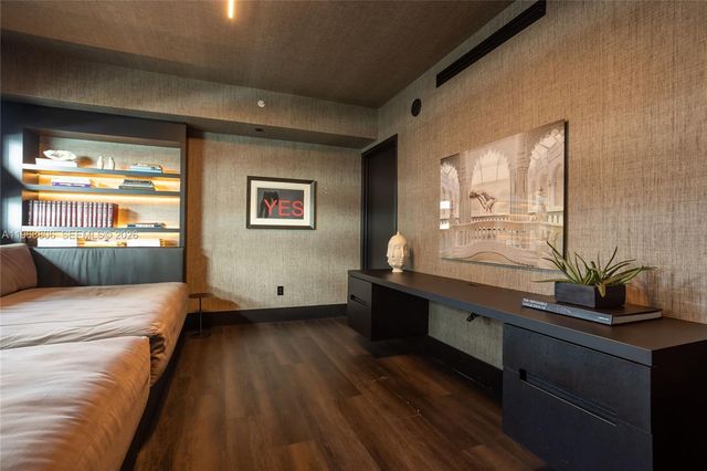 1040 Biscayne Blvd 2202, Miami, FL 33132