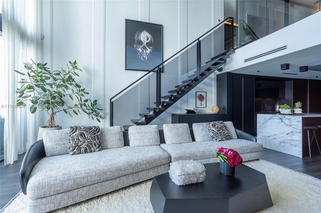 1040 Biscayne Blvd 2202, Miami, FL 33132