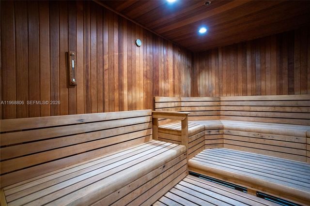 1040 Biscayne Blvd 2202, Miami, FL 33132