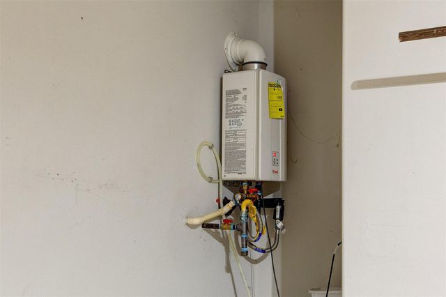 2006 Brisa Lane, Baytown, TX 77523