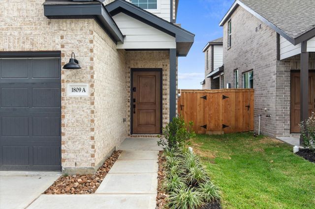 1809 N Peach Creek Drive A, Dayton, TX 77535