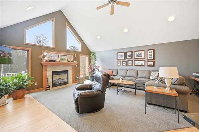 626 Lorenwood Drive, Hermitage, PA 16148