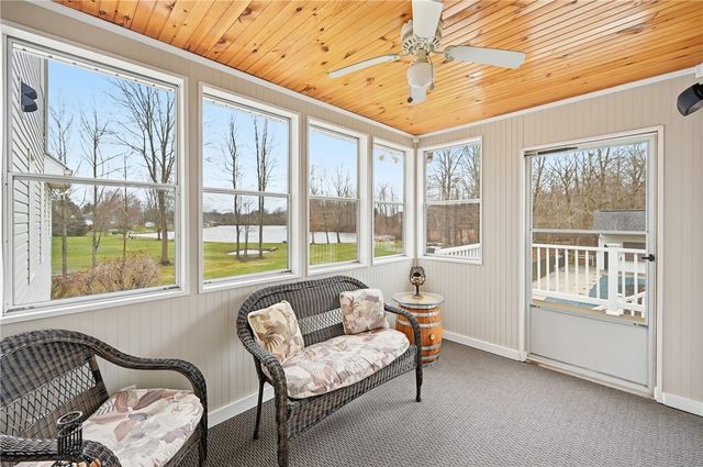 626 Lorenwood Drive, Hermitage, PA 16148