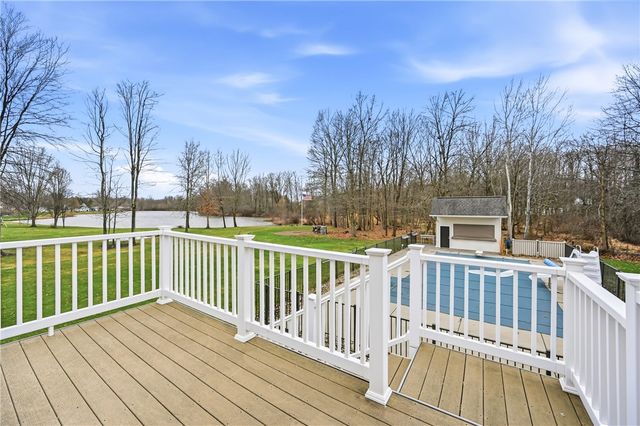 626 Lorenwood Drive, Hermitage, PA 16148