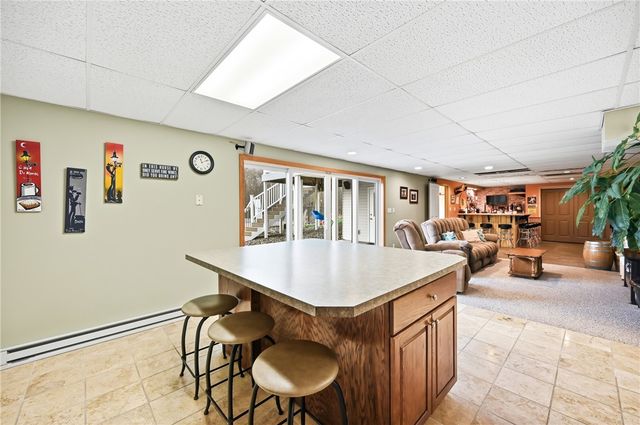 626 Lorenwood Drive, Hermitage, PA 16148