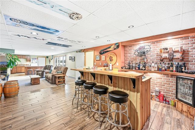 626 Lorenwood Drive, Hermitage, PA 16148