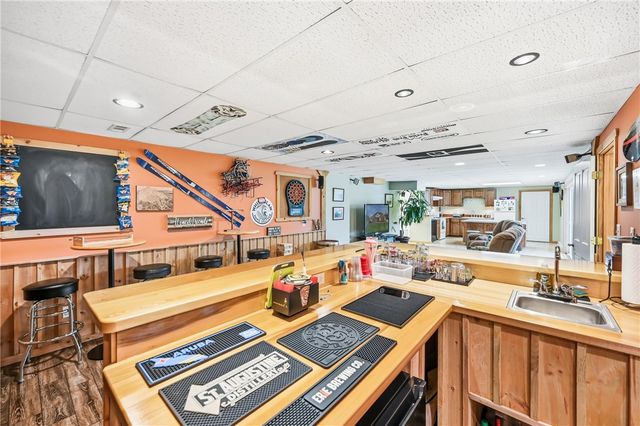 626 Lorenwood Drive, Hermitage, PA 16148