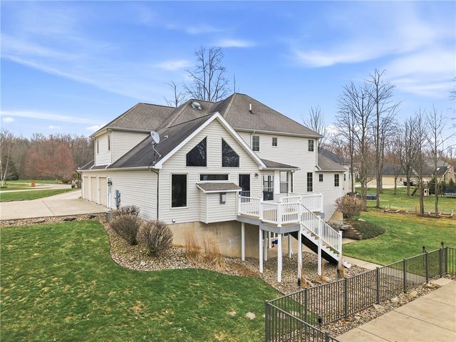 626 Lorenwood Drive, Hermitage, PA 16148