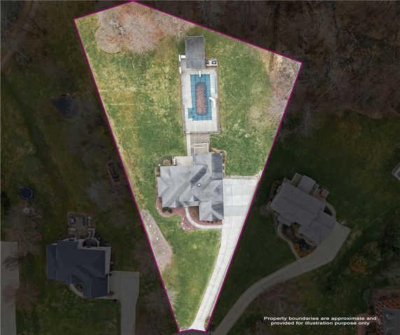 626 Lorenwood Drive, Hermitage, PA 16148