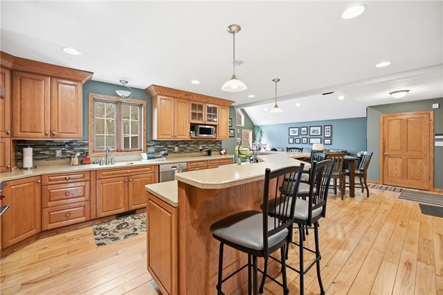 626 Lorenwood Drive, Hermitage, PA 16148