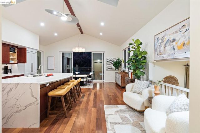 1235 Larch Ave, Moraga, CA 94556