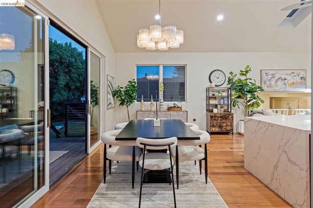1235 Larch Ave, Moraga, CA 94556