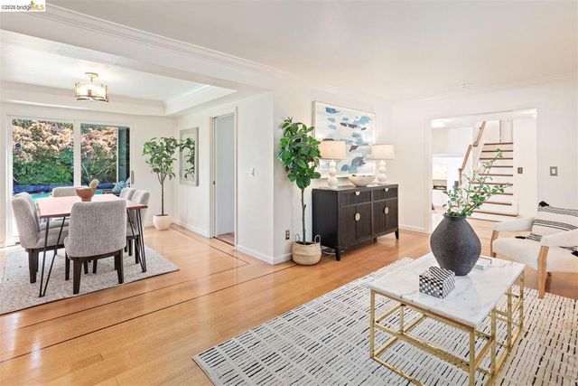 1235 Larch Ave, Moraga, CA 94556