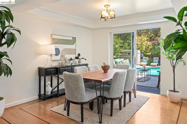 1235 Larch Ave, Moraga, CA 94556