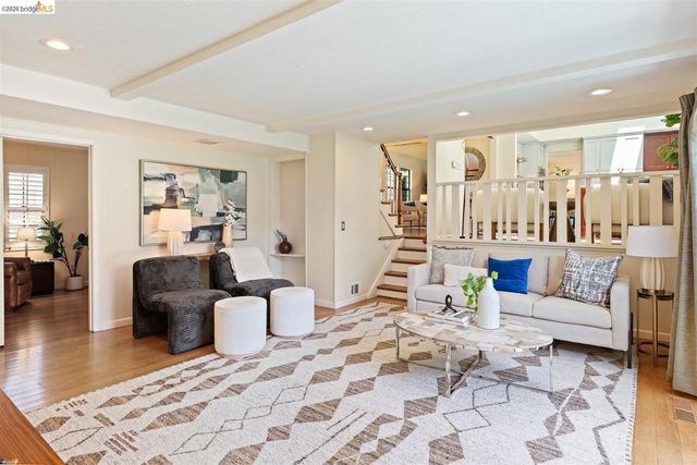 1235 Larch Ave, Moraga, CA 94556