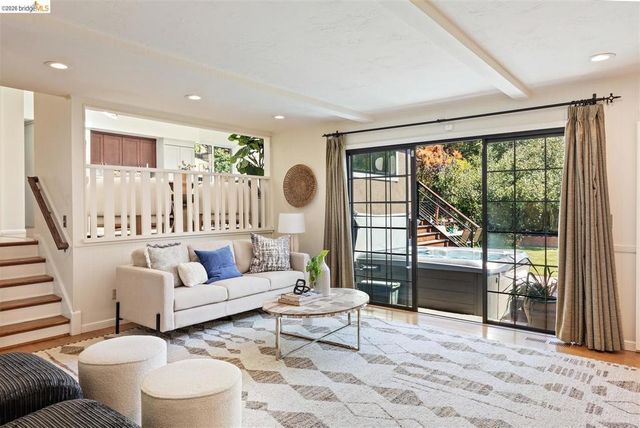 1235 Larch Ave, Moraga, CA 94556