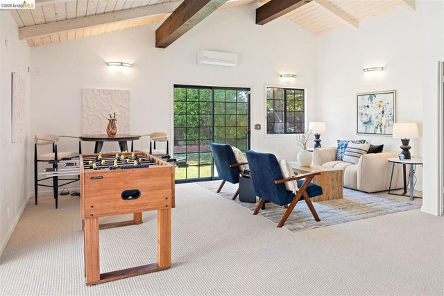 1235 Larch Ave, Moraga, CA 94556