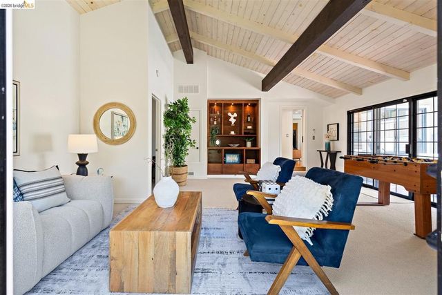 1235 Larch Ave, Moraga, CA 94556