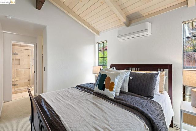1235 Larch Ave, Moraga, CA 94556