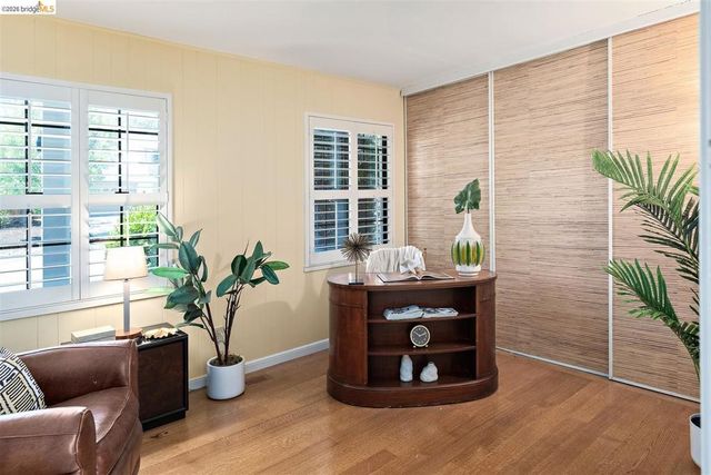 1235 Larch Ave, Moraga, CA 94556