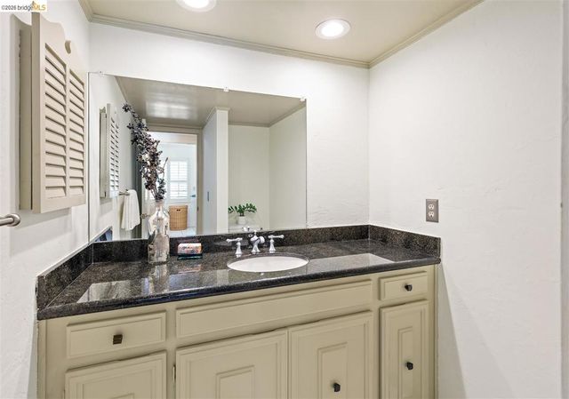 1235 Larch Ave, Moraga, CA 94556