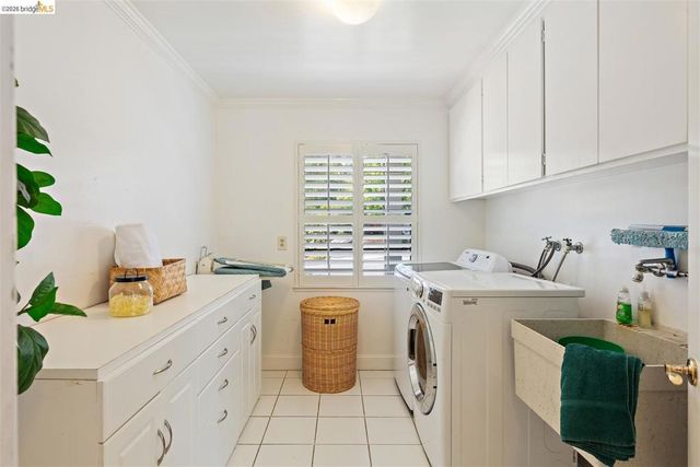 1235 Larch Ave, Moraga, CA 94556