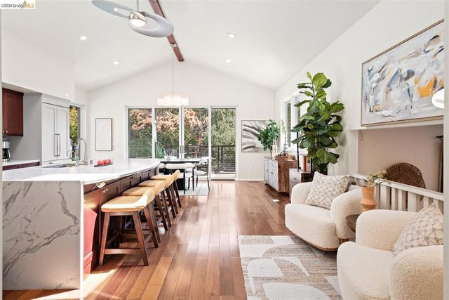 1235 Larch Ave, Moraga, CA 94556