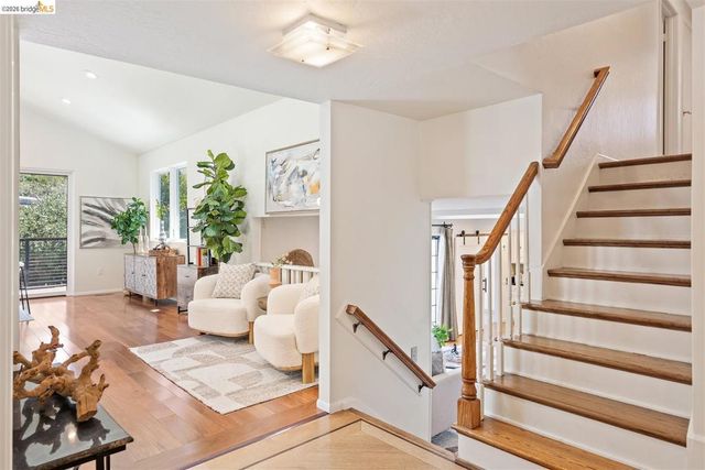 1235 Larch Ave, Moraga, CA 94556