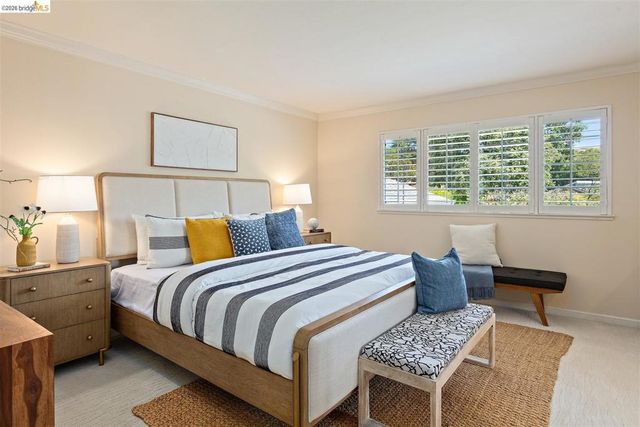 1235 Larch Ave, Moraga, CA 94556