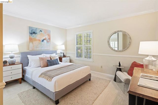 1235 Larch Ave, Moraga, CA 94556