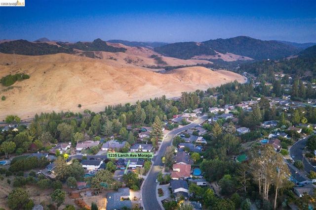 1235 Larch Ave, Moraga, CA 94556